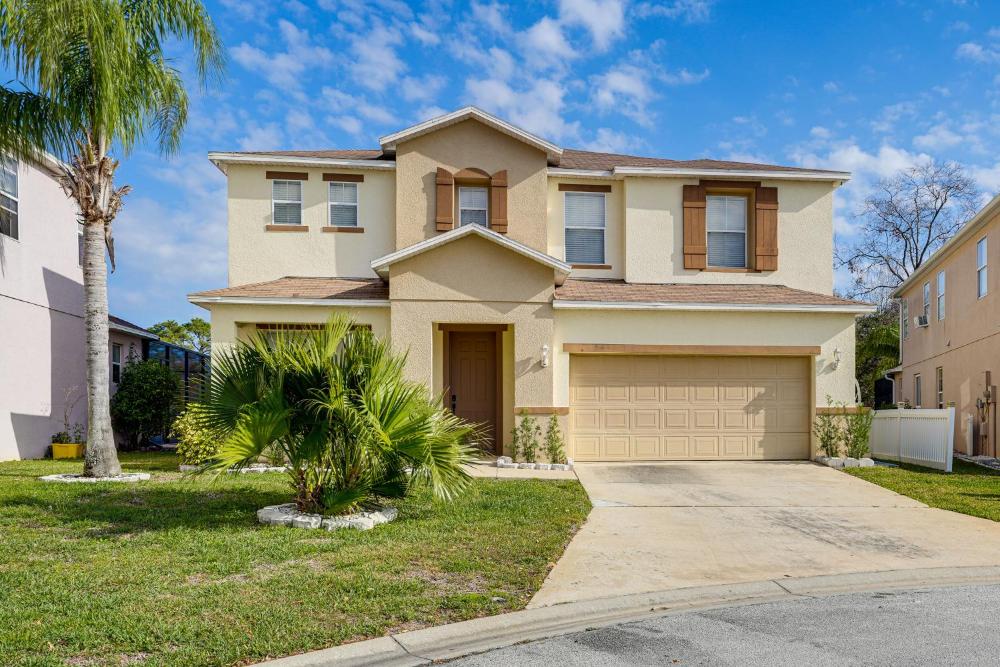 Near Disney and Golf Pet-Friendly Davenport Home!